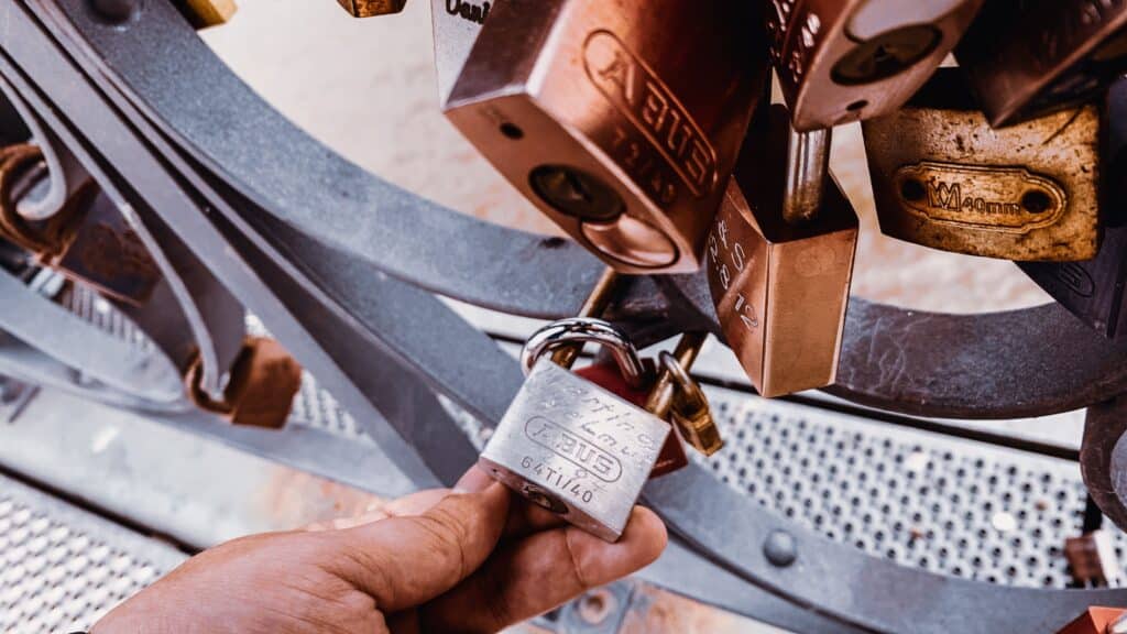 emergency locksmith Acton W3