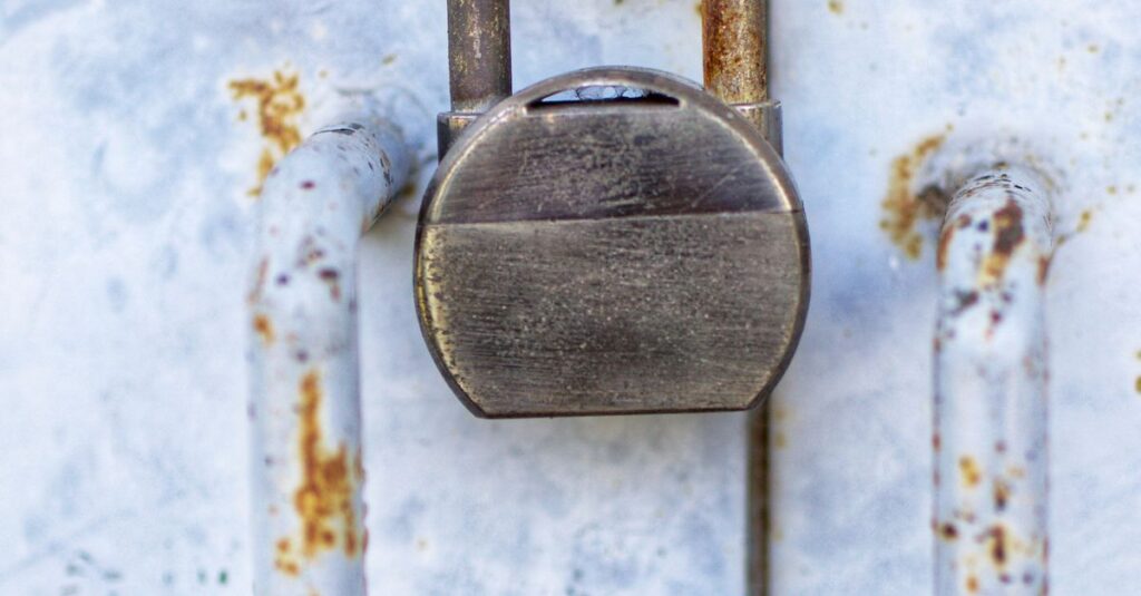door lock replacement tips