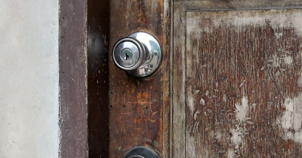 emergency locksmith Willesden NW10