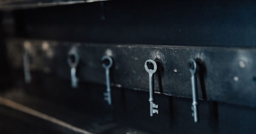 subcontractor locksmith truth London